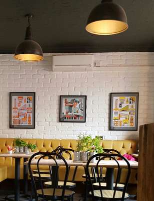 Nielsen Apollo Black picture frames